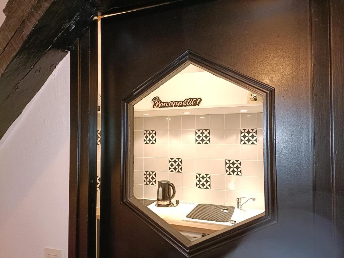 Le Coeur Du Centre Historique Refait A Neuf Apartment Honfleur Bagian luar foto
